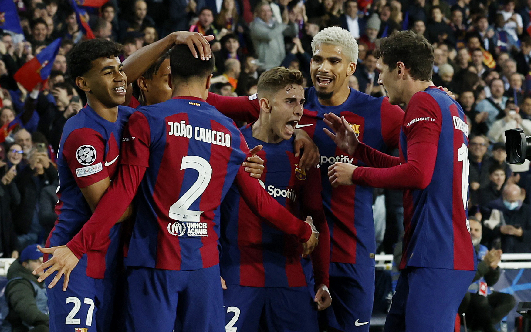 Sao 20 tuổi lập c&ocirc;ng, Barcelona loại Napoli ở Champions League- Ảnh 1.