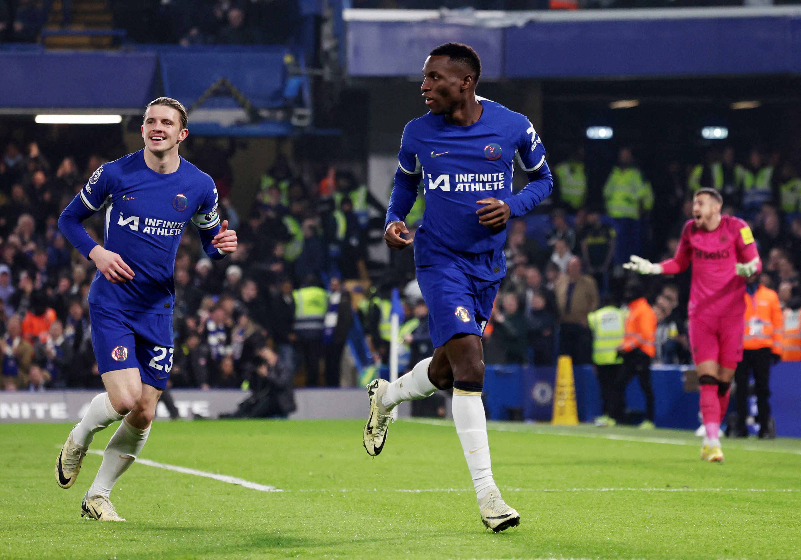 Chelsea đ&atilde;i tiệc b&agrave;n thắng với Newcastle, fan vẫn hồi hộp- Ảnh 2.