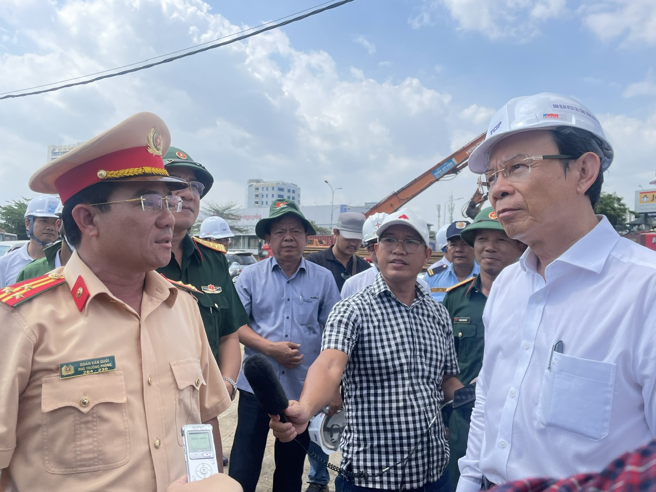 Bí thư Thành ủy TP HCM đi kiểm tra 2 dự án lớn- Ảnh 1.