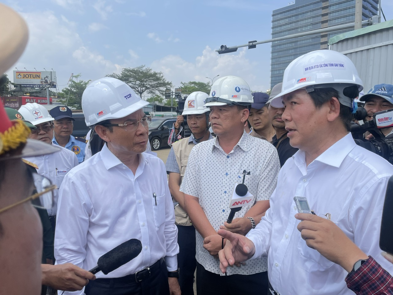 Bí thư Thành ủy TP HCM đi kiểm tra 2 dự án lớn- Ảnh 2.