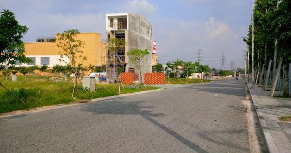 Có hay không chuyện nhân viên phòng công chứng làm hồ sơ đất đai