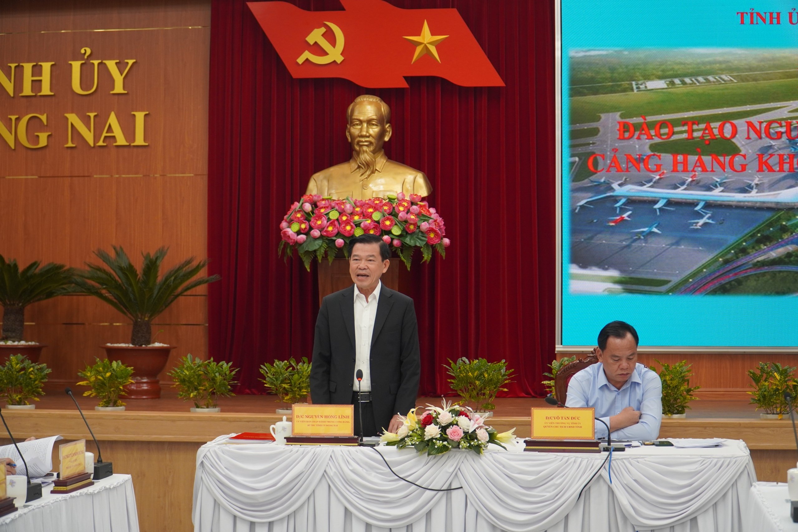 Lao động phổ th&ocirc;ng ở s&acirc;n bay Long Th&agrave;nh phải c&oacute; tr&igrave;nh độ tiếng Anh- Ảnh 1.