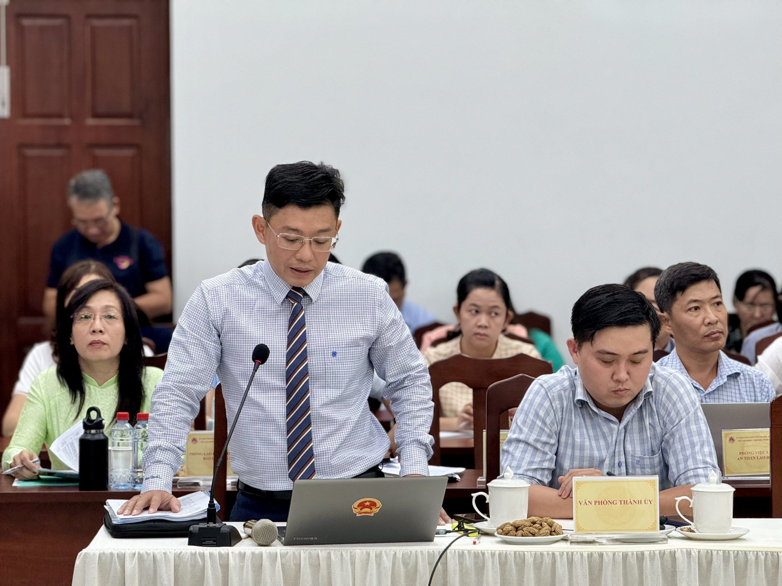Giải tỏa vướng mắc về lao động, tiền lương cho doanh nghiệp- Ảnh 3.