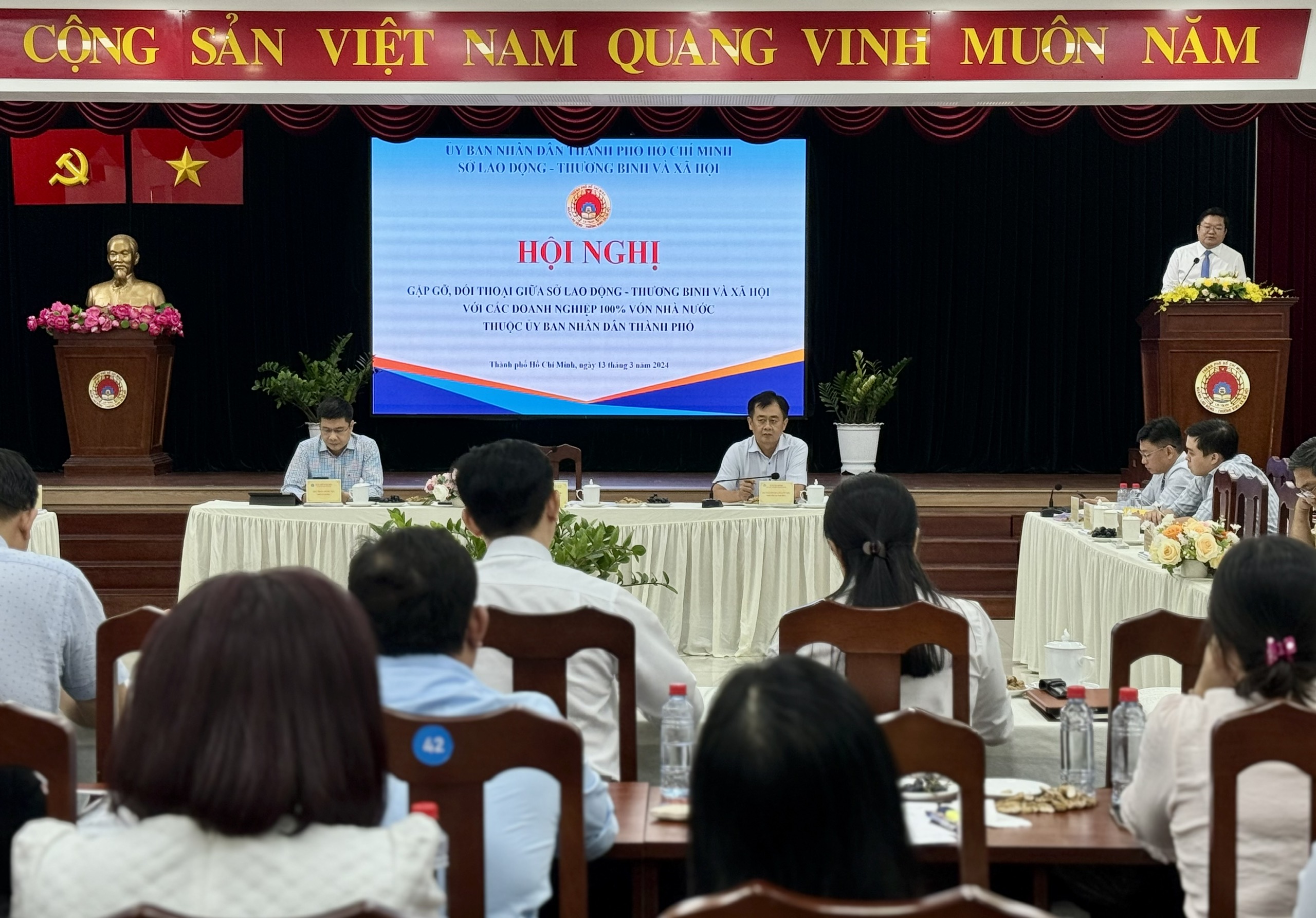 Giải tỏa vướng mắc về lao động, tiền lương cho doanh nghiệp- Ảnh 1.