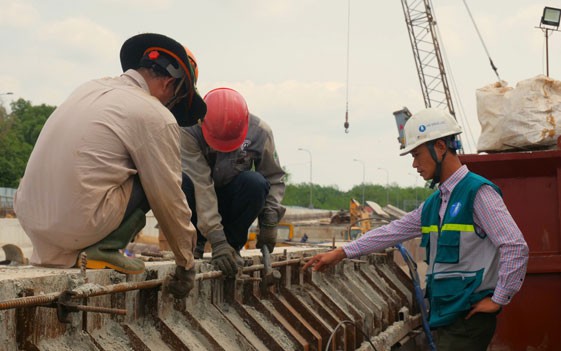 Lao động nặng nhọc, độc hại mong giảm tuổi hưu
