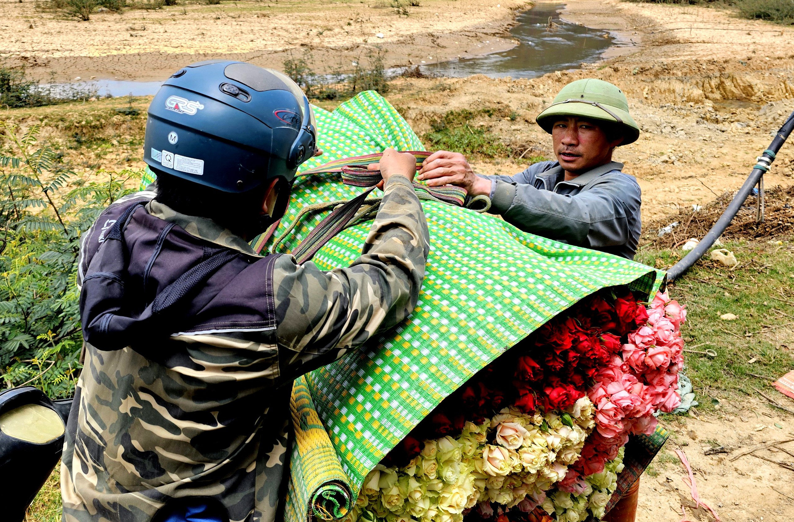 Thượng nguồn hồ Đankia - Suối Vàng trơ đáy nứt nẻ, Đà Lạt nguy cơ thiếu nước- Ảnh 15.