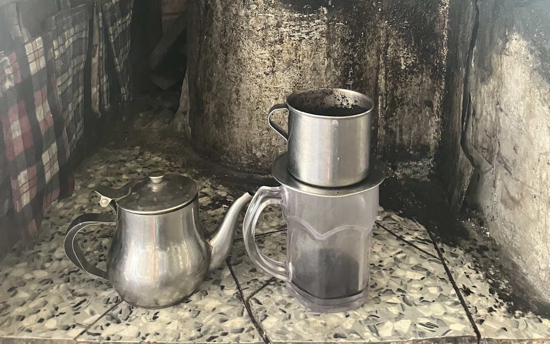 Ly cà phê dão của tuổi thơ