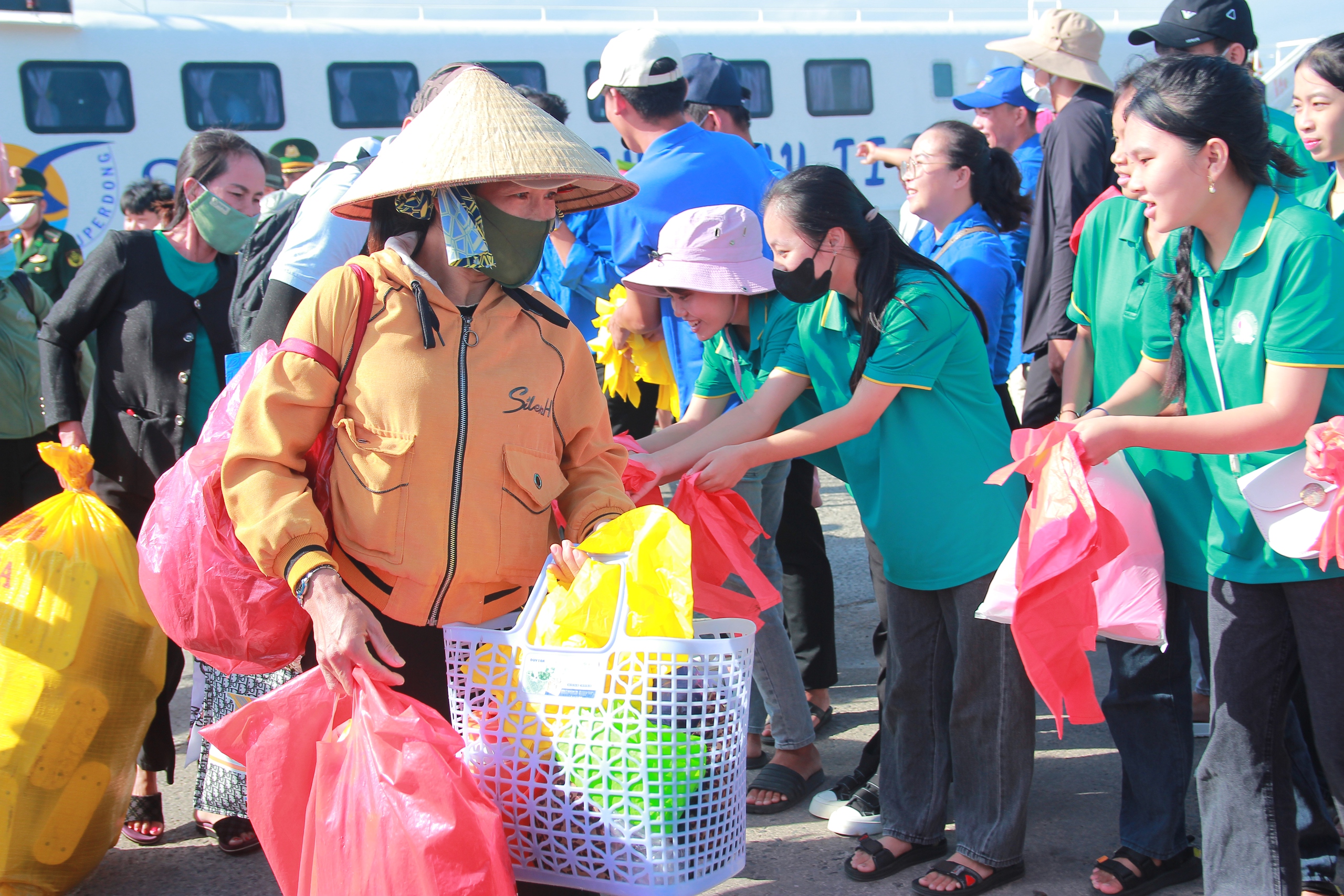 Đảo Phú Quý sẽ không có rác nhựa - Ảnh 1.