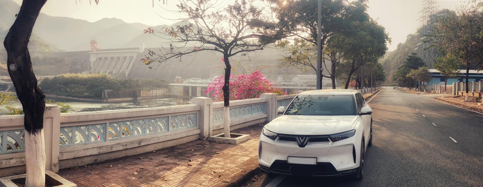 Trong h&agrave;nh tr&igrave;nh gần 1.500 km, chiếc VF 9 của anh Trường đ&atilde; chứng minh khả năng vận h&agrave;nh &ecirc;m &aacute;i, an to&agrave;n rất r&otilde; (Nguồn ảnh: Facebook Do Truong)