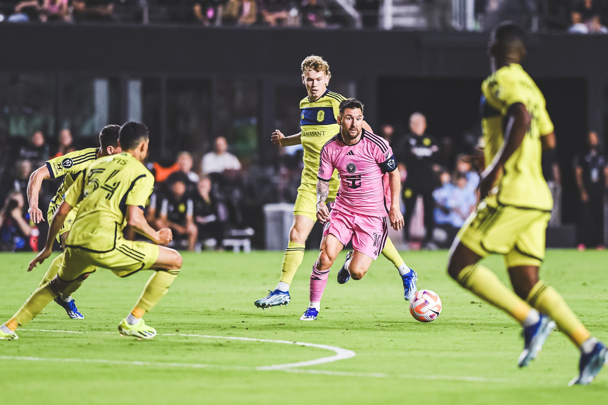 Messi, Suarez ghi bàn, Inter Miami vào tứ kết CONCACAF- Ảnh 1.