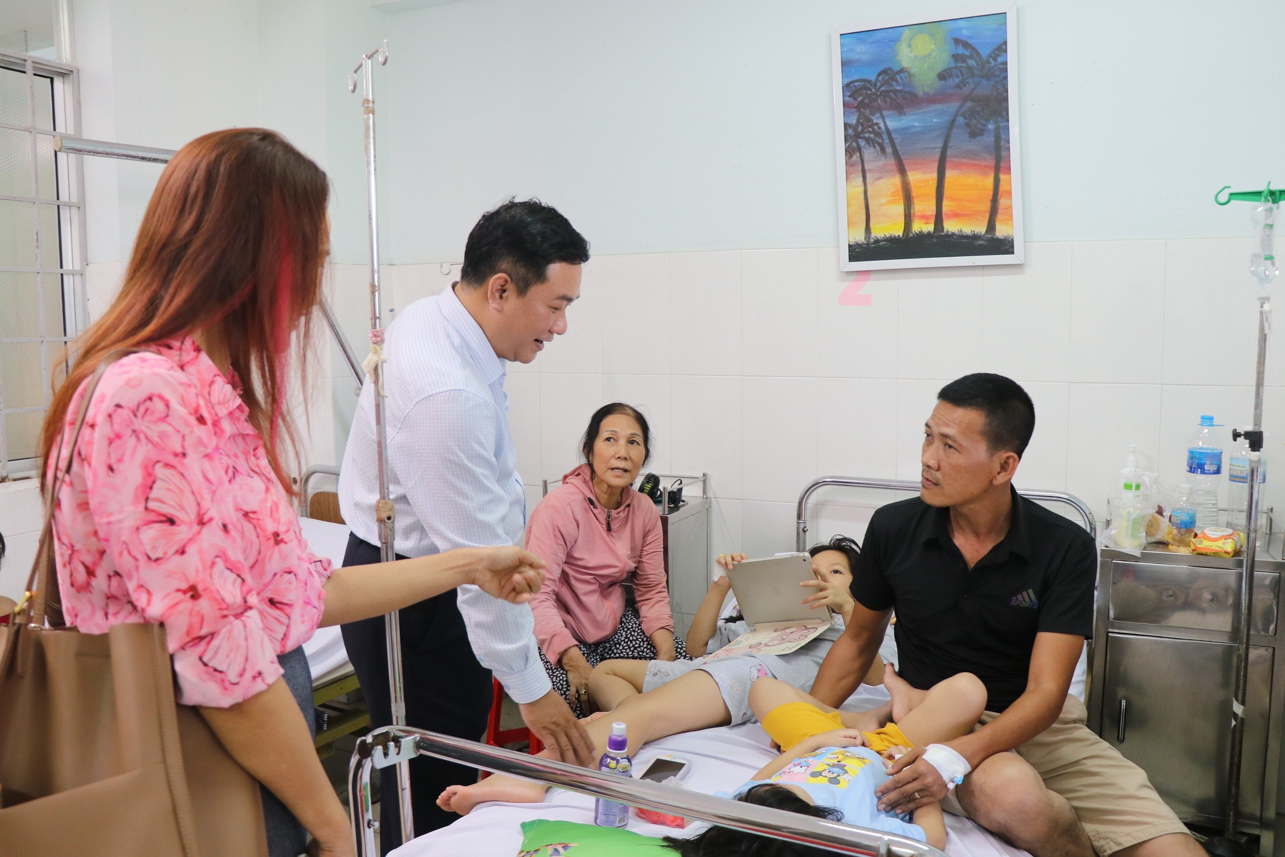 Ăn cơm g&agrave; hơn 220 ca nghi ngộ độc- Ảnh 1.