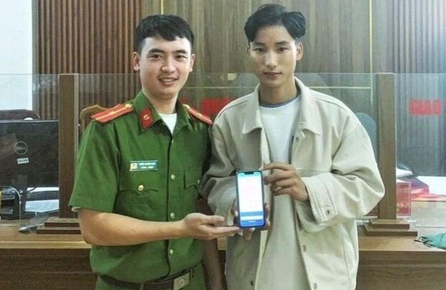 Nam sinh lớp 12 ở Hà Tĩnh trả lại 200 triệu đồng cho người khác chuyển nhầm- Ảnh 1.