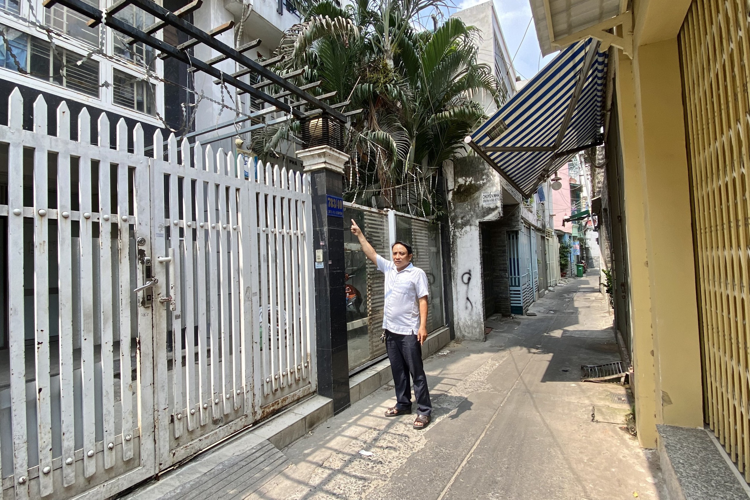 Người đ&agrave;n &ocirc;ng trở th&agrave;nh nỗi &aacute;m ảnh của người d&acirc;n trong con hẻm ở quận T&acirc;n B&igrave;nh- Ảnh 1.