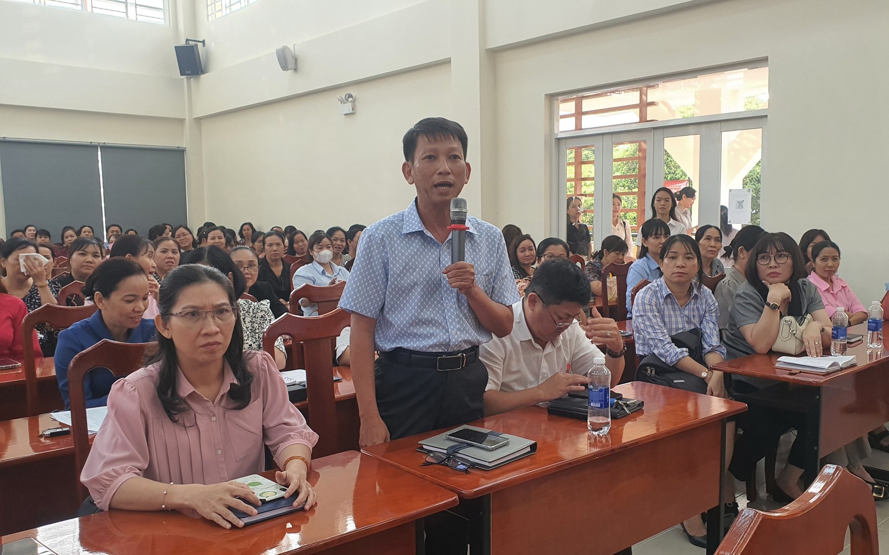 Gần 400 nhà quản lý giáo dục