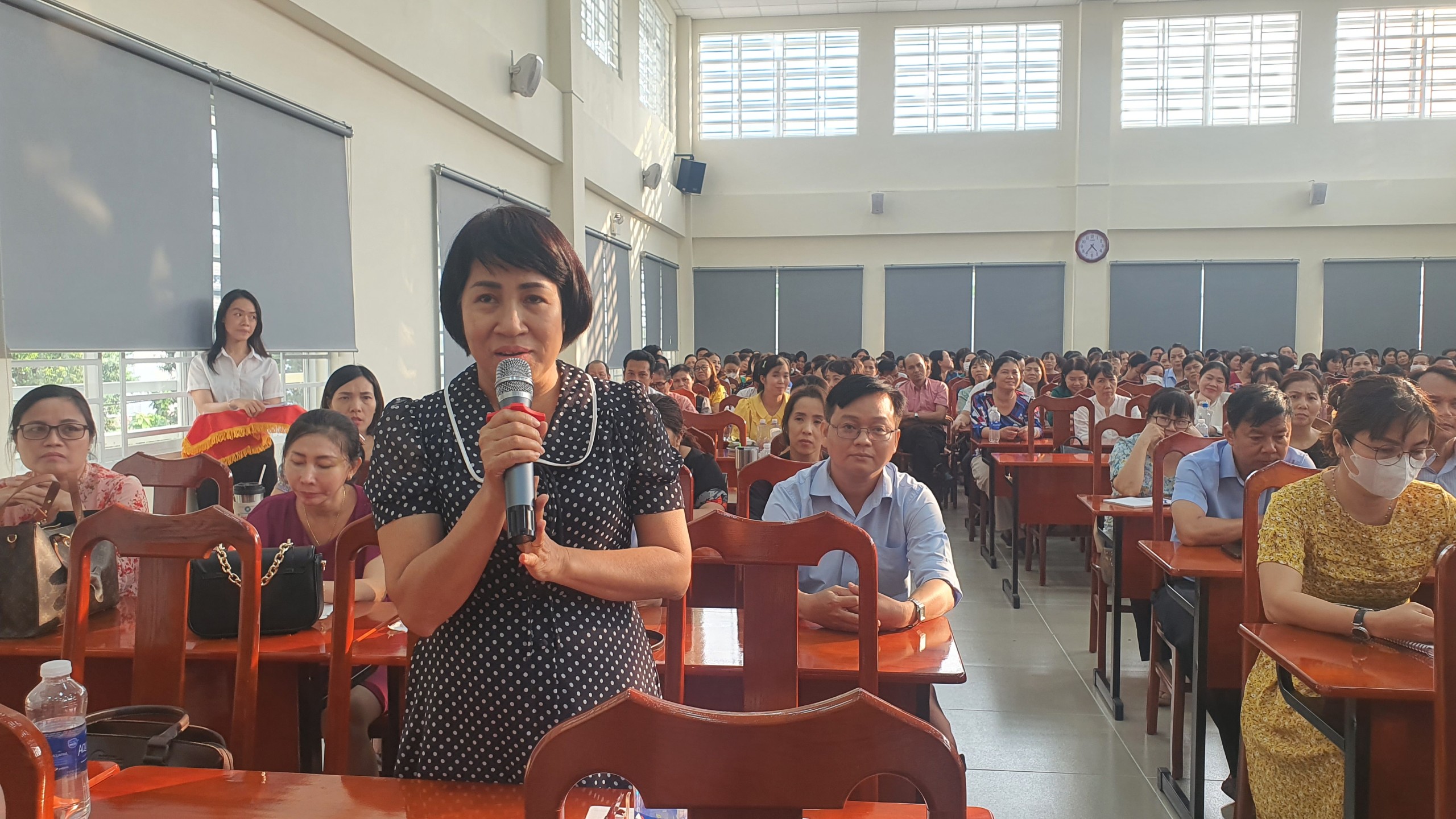 Gần 400 nh&agrave; quản l&yacute; gi&aacute;o dục 