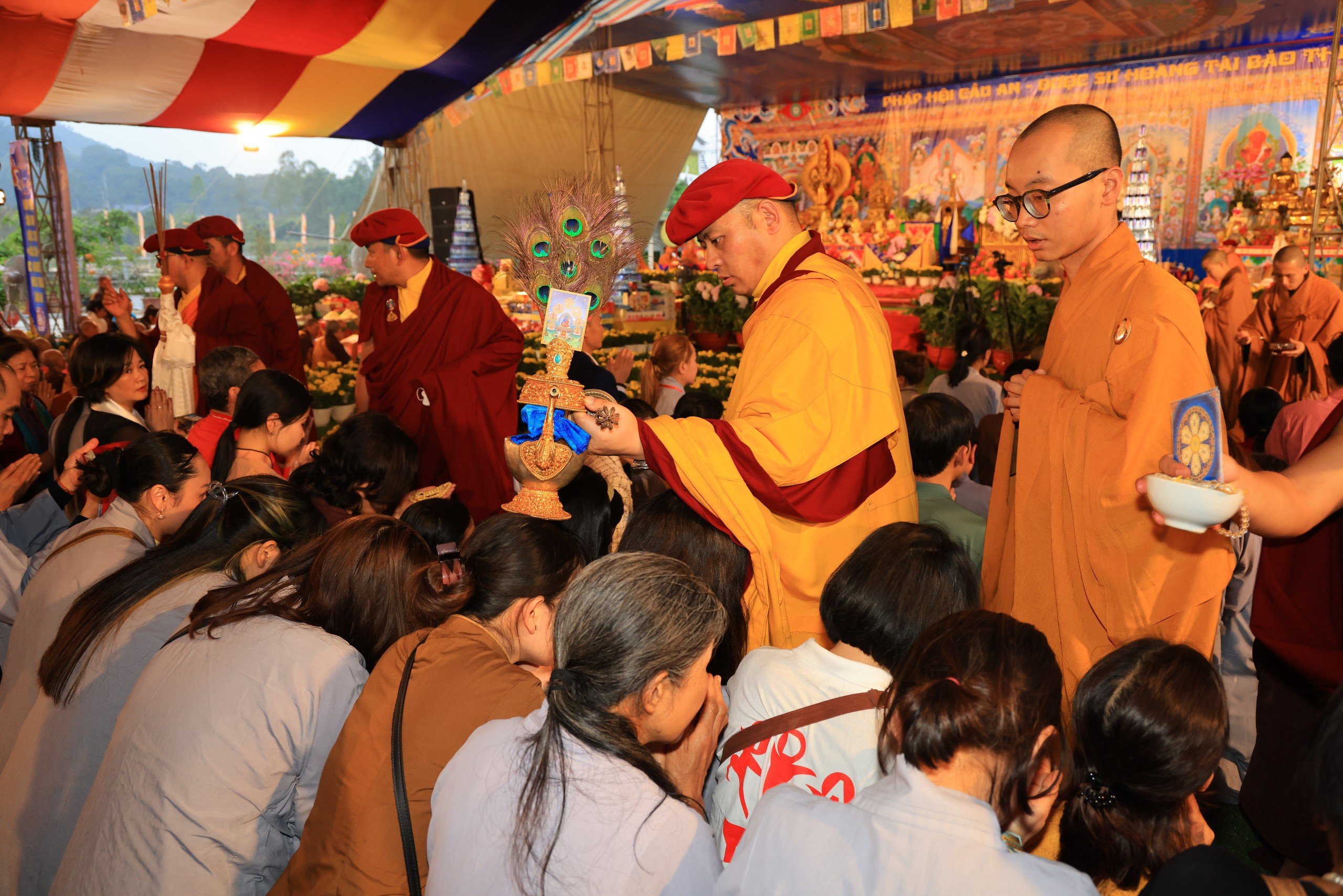 Khai quang điểm nh&atilde;n t&ocirc;n tượng Đức Phật Th&iacute;ch Ca tại Đại Bảo Th&aacute;p Mandala T&acirc;y Thi&ecirc;n- Ảnh 5.