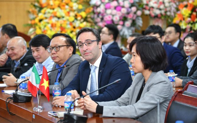 Trường đại học hợp tác với hàng chục doanh nghiệp để giải quyết bài toán thực tiễn