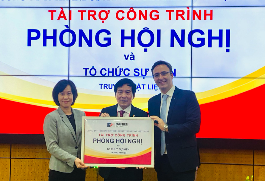 Trường đại học hợp t&aacute;c với h&agrave;ng chục doanh nghiệp để giải quyết b&agrave;i to&aacute;n thực tiễn- Ảnh 3.