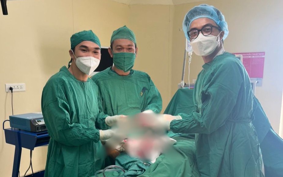 "G&atilde;y s&uacute;ng&rdquo; v&igrave; bắt chước phim 18+ - Ảnh 2.