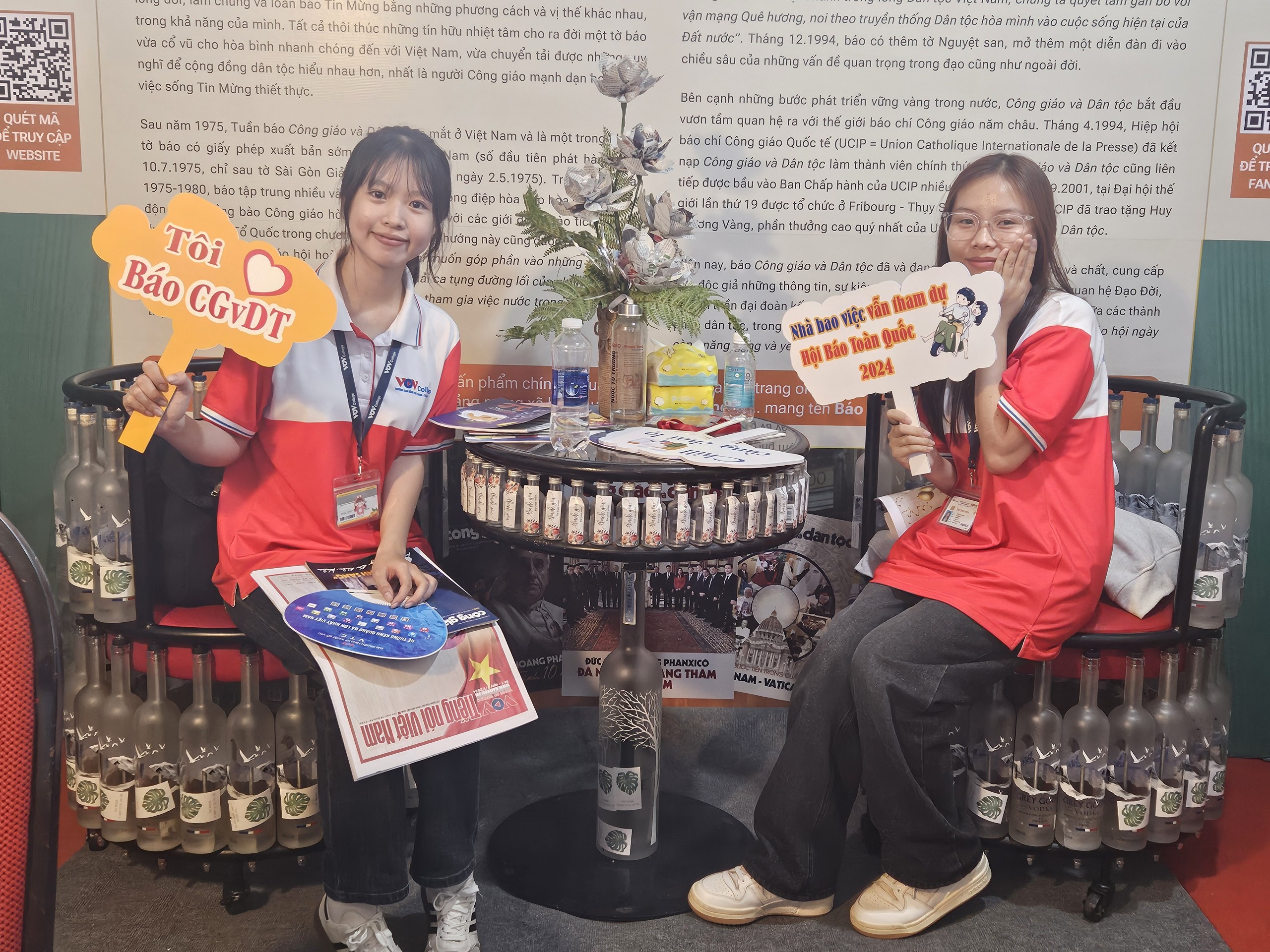 Sinh vi&ecirc;n &ldquo;nằm v&ugrave;ng&rdquo;, bỏ t&uacute;i nhiều b&iacute; k&iacute;p tại Hội b&aacute;o to&agrave;n quốc 2024- Ảnh 3.