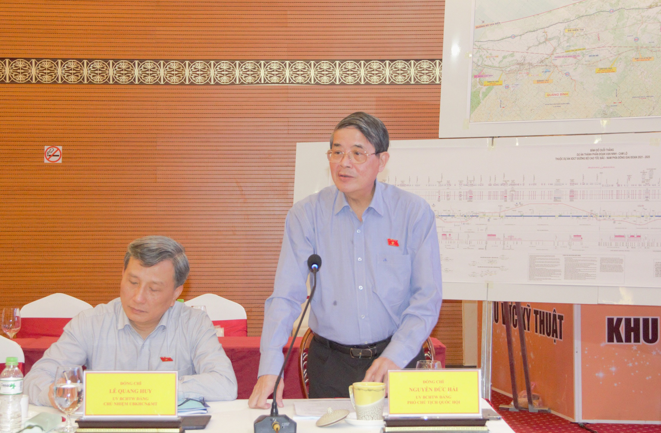 Thứ trưởng Bộ GTVT n&oacute;i về giải ph&aacute;p hạn chế tai nạn tr&ecirc;n cao tốc Cam Lộ - La Sơn- Ảnh 3.