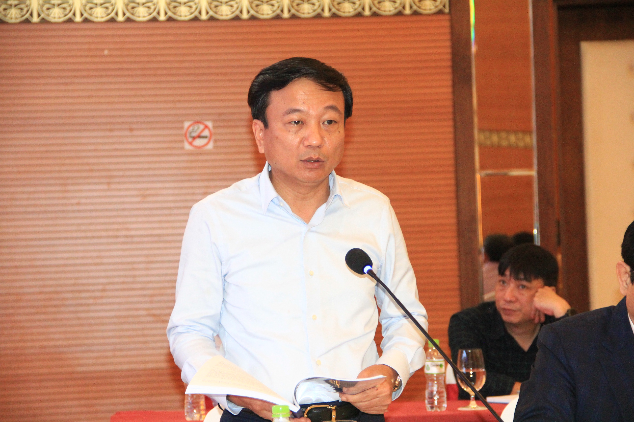 Thứ trưởng Bộ GTVT n&oacute;i về giải ph&aacute;p hạn chế tai nạn tr&ecirc;n cao tốc Cam Lộ - La Sơn- Ảnh 1.