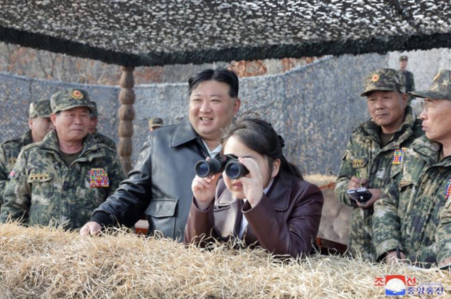 Con g&aacute;i &ocirc;ng Kim Jong-un 