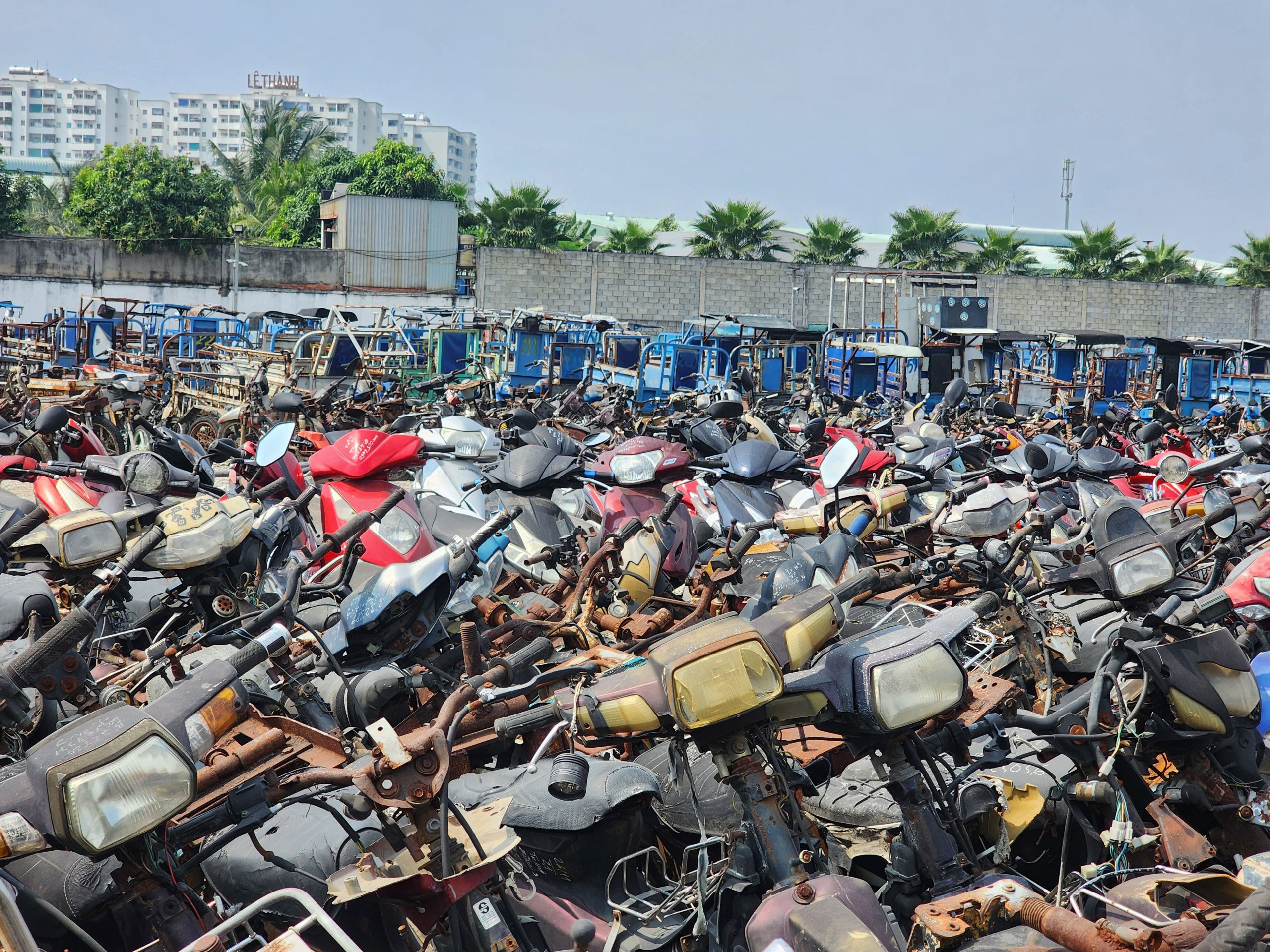 Sớm c&oacute; giải ph&aacute;p cho b&atilde;i xe tang vật- Ảnh 3.