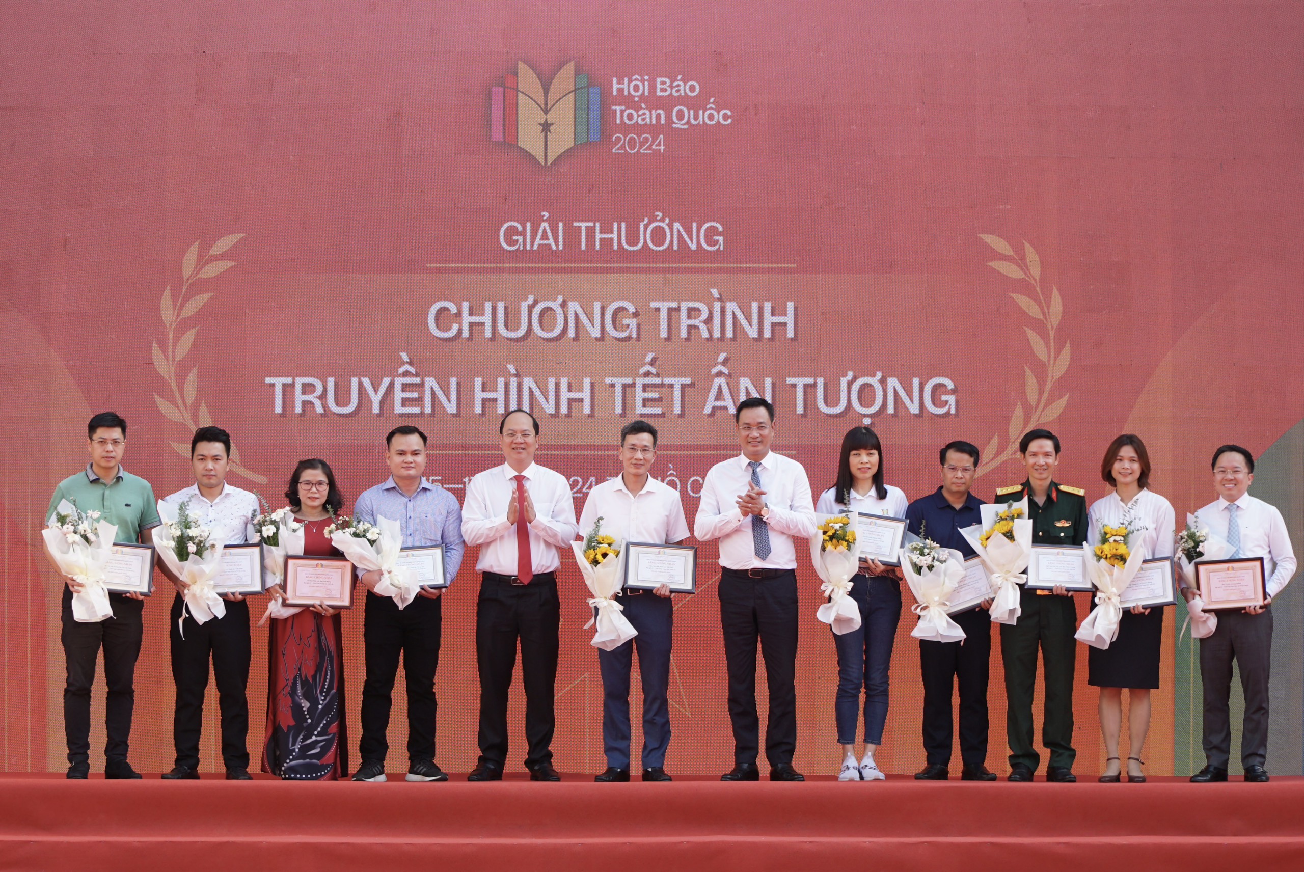 Hội B&aacute;o to&agrave;n quốc 2024: Trao nhiều giải thưởng cho c&aacute;c đơn vị b&aacute;o ch&iacute;- Ảnh 4.