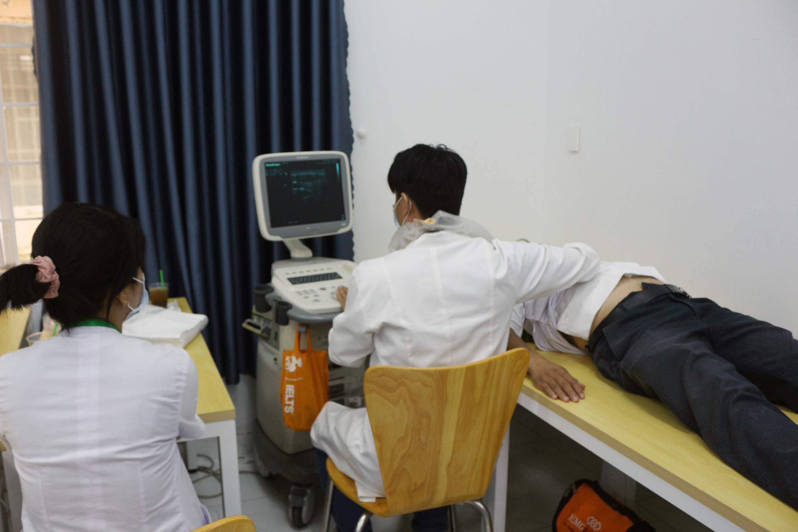 Kh&aacute;m bệnh v&agrave; cấp thuốc miễn ph&iacute; cho hơn 2.500 người- Ảnh 10.