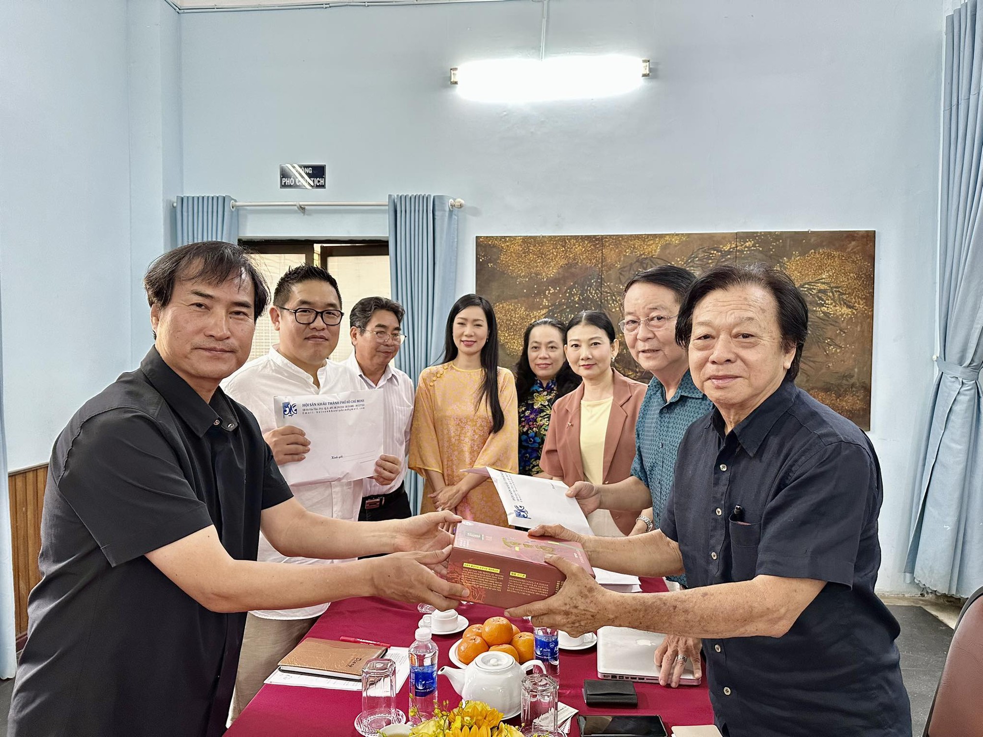 Hiệp Hội S&acirc;n khấu Busan (H&agrave;n Quốc) gặp gỡ Hội S&acirc;n khấu TP HCM- Ảnh 1.