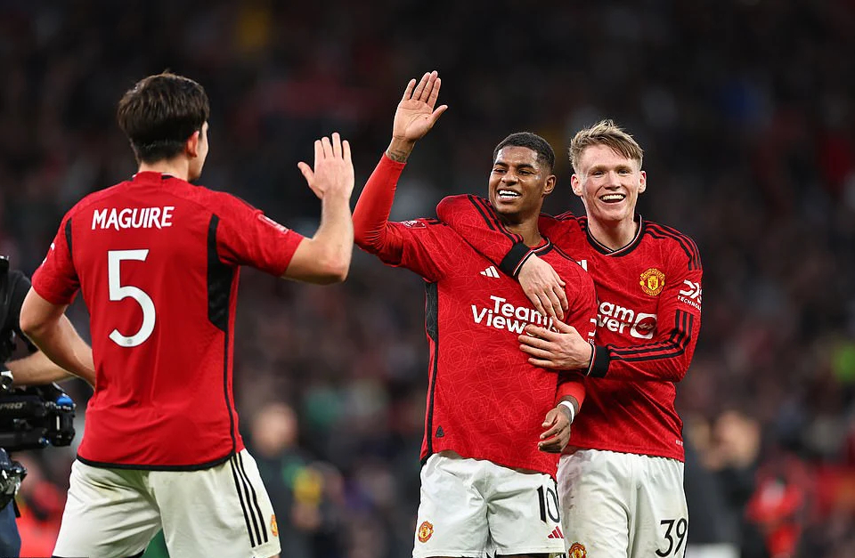 Liverpool vỡ mộng "ăn 4", HLV Klopp chúc mừng Man United- Ảnh 3.