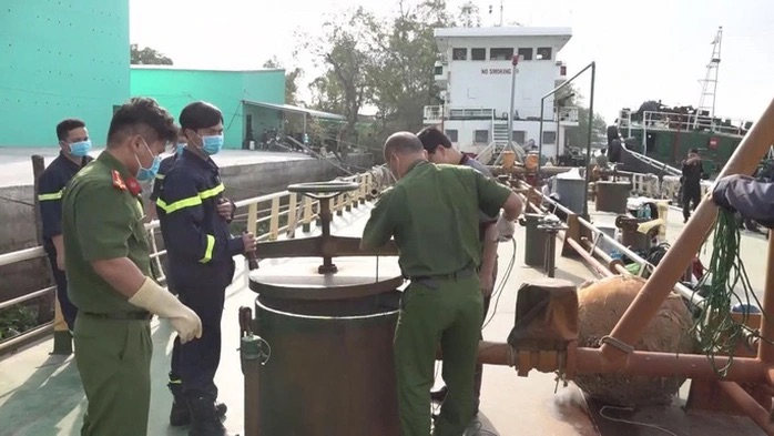 Công an Đồng Nai mở rộng điều tra vụ buôn lậu 200 triệu lít xăng- Ảnh 2.