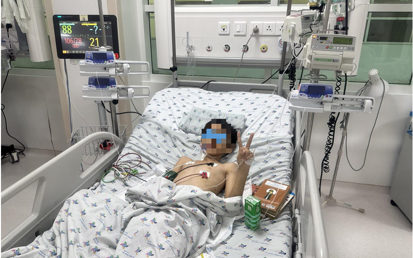 B&eacute; trai 10 tuổi bị b&ograve; dẫm đạp, đa chấn thương