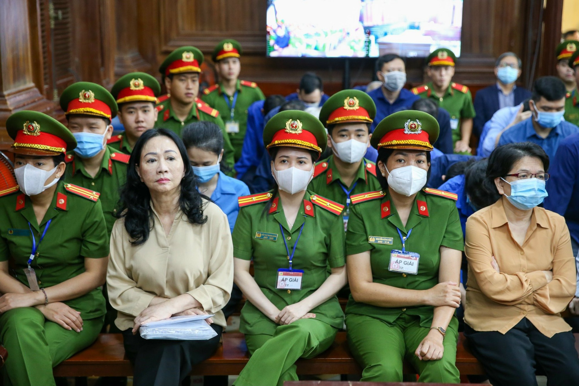 VKSND TP HCM x&aacute;c định lại số tiền bị c&aacute;o Trương Mỹ Lan chiếm đoạt của Ng&acirc;n h&agrave;ng SCB- Ảnh 2.