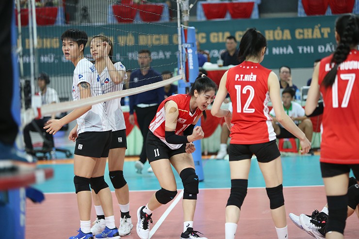 H&oacute;a chất Đức Giang thua sốc Thanh H&oacute;a, VTV B&igrave;nh Điền to&agrave;n thắng 2 trận mở m&agrave;n- Ảnh 5.