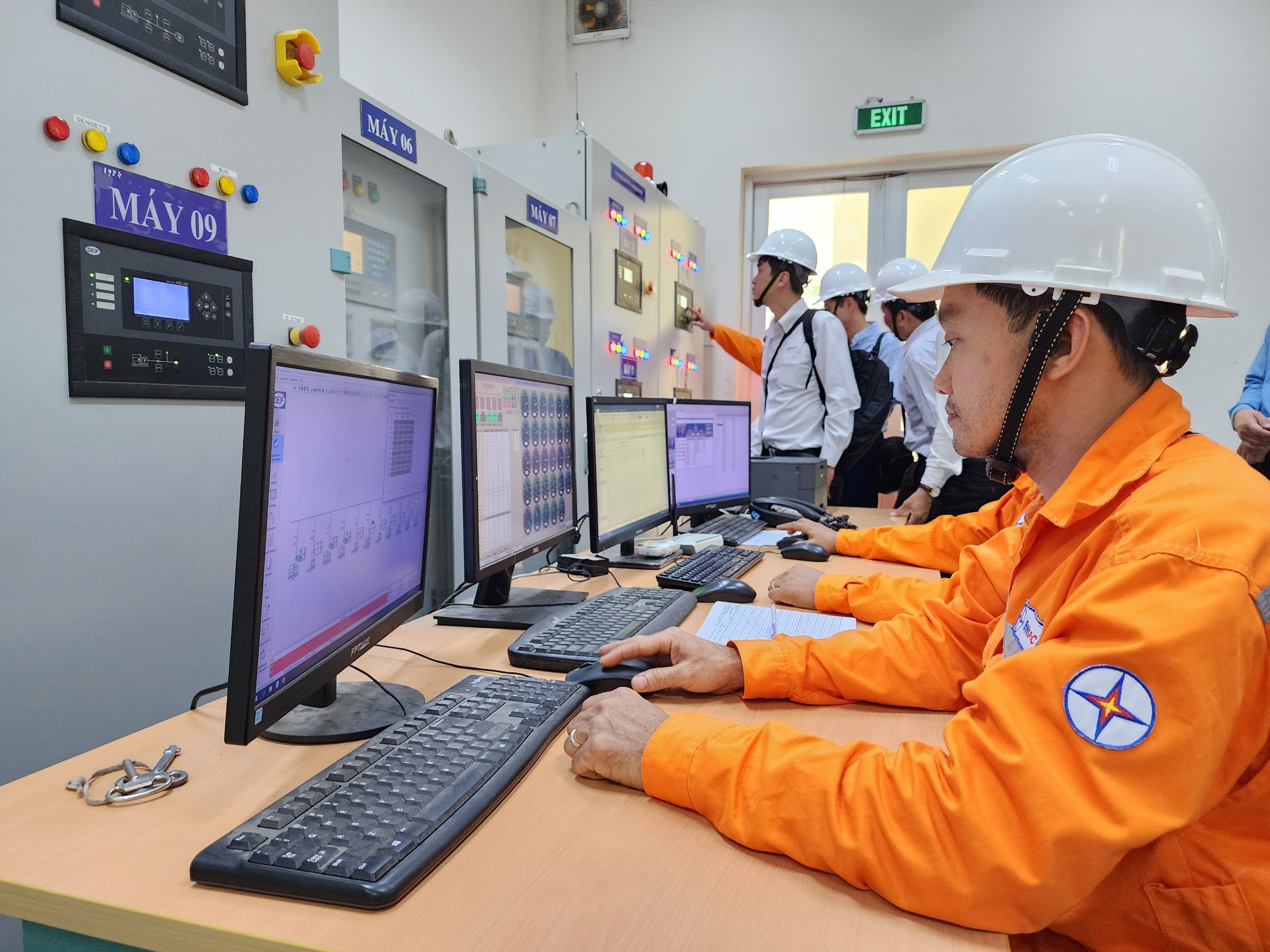 Ngành điện miền Nam kêu gọi khách hàng tiết kiệm điện mùa nắng nóng- Ảnh 3.