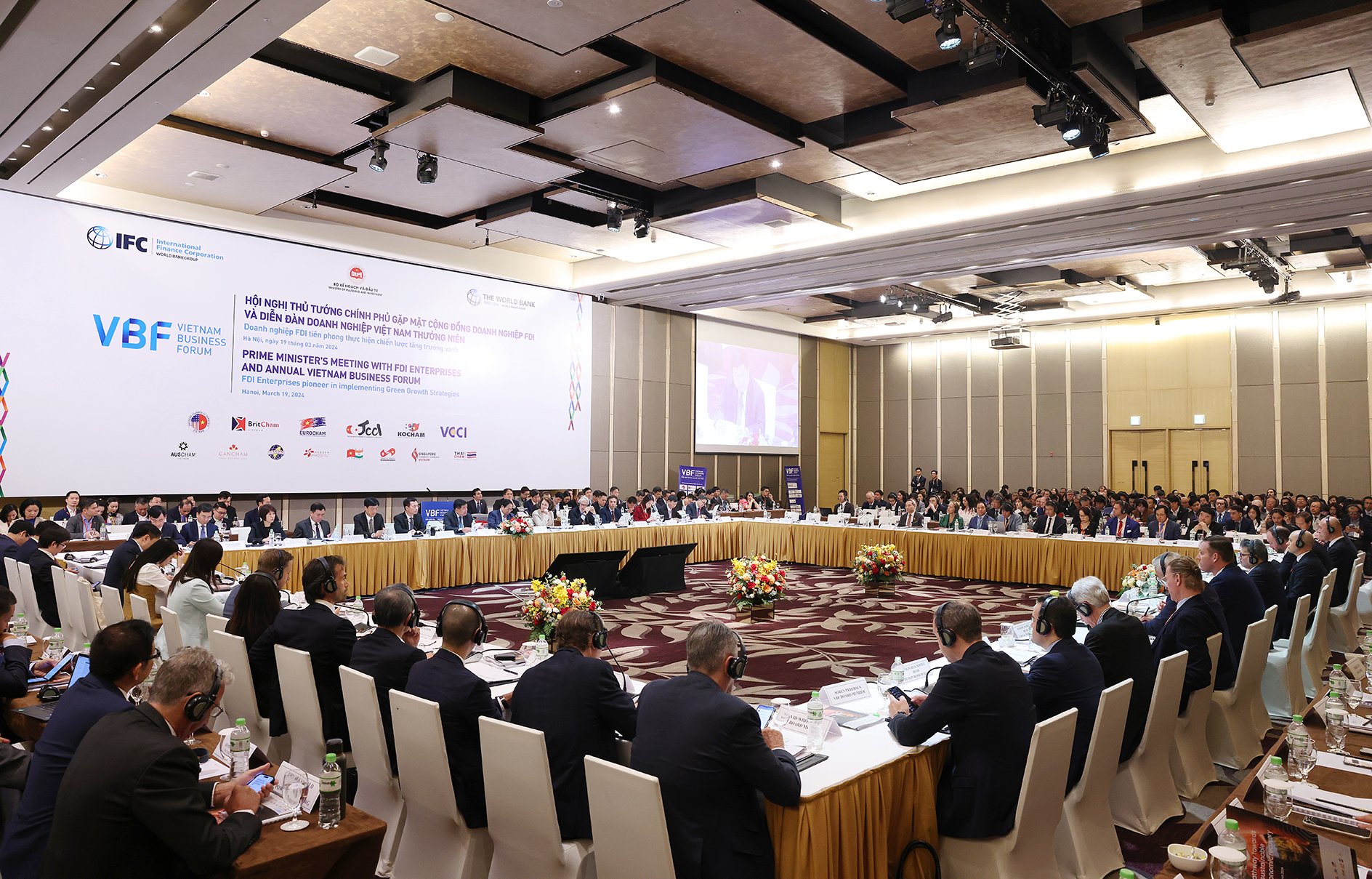 Thủ tướng gặp mặt cộng đồng doanh nghiệp FDI và dự Diễn đàn Doanh nghiệp Việt Nam- Ảnh 3.