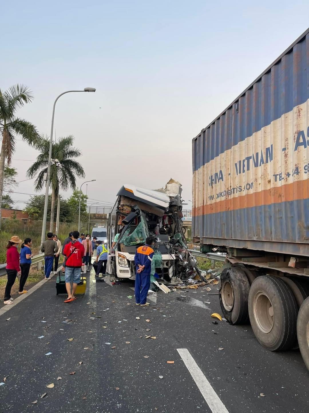 T&ocirc;ng kinh ho&agrave;ng, xe kh&aacute;ch n&aacute;t đầu tại trạm dừng nghỉ tr&ecirc;n cao tốc TP HCM-Long Th&agrave;nh-Dầu Gi&acirc;y- Ảnh 3.
