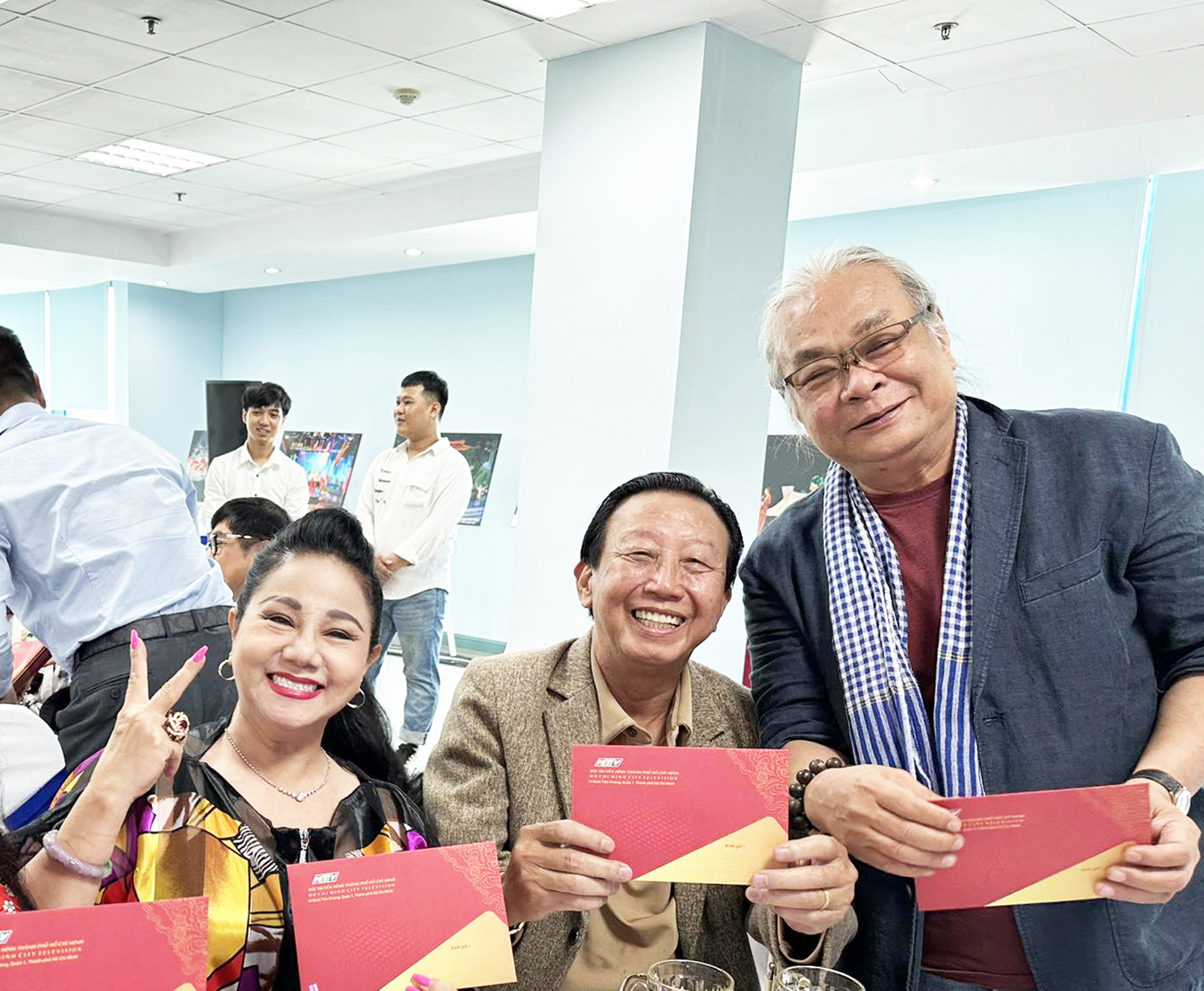 NSND Kim Cương, Minh Vương, Trọng Hữu vui mừng trước th&agrave;nh tựu của HTV- Ảnh 4.