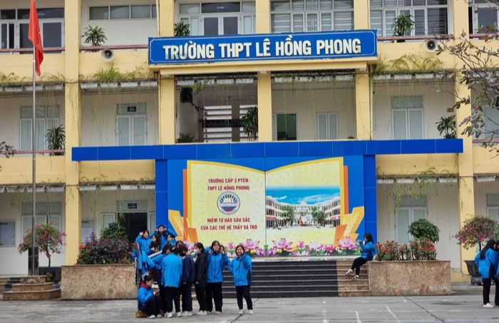 Phụ huynh bức xúc vì phải đóng gần 3 triệu đồng cho con đi trải nghiệm- Ảnh 2.