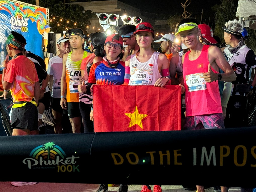 Nguyễn Văn Long và Lại Thị Xuân Hương vô địch Phuket 100 km- Ảnh 1.