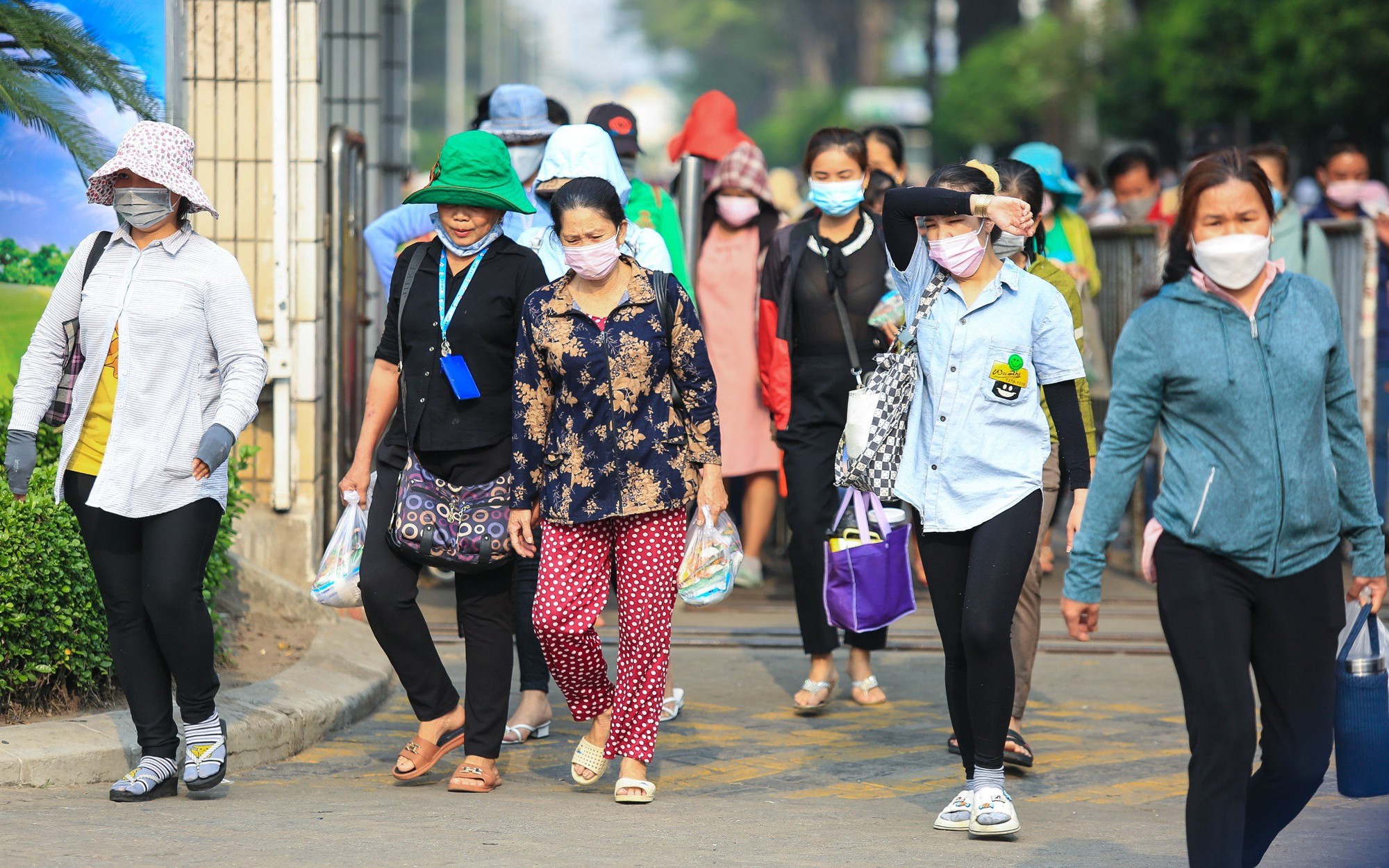 Công ty PouYuen cần hàng ngàn lao động, tuyển cả người trên 40 tuổi
