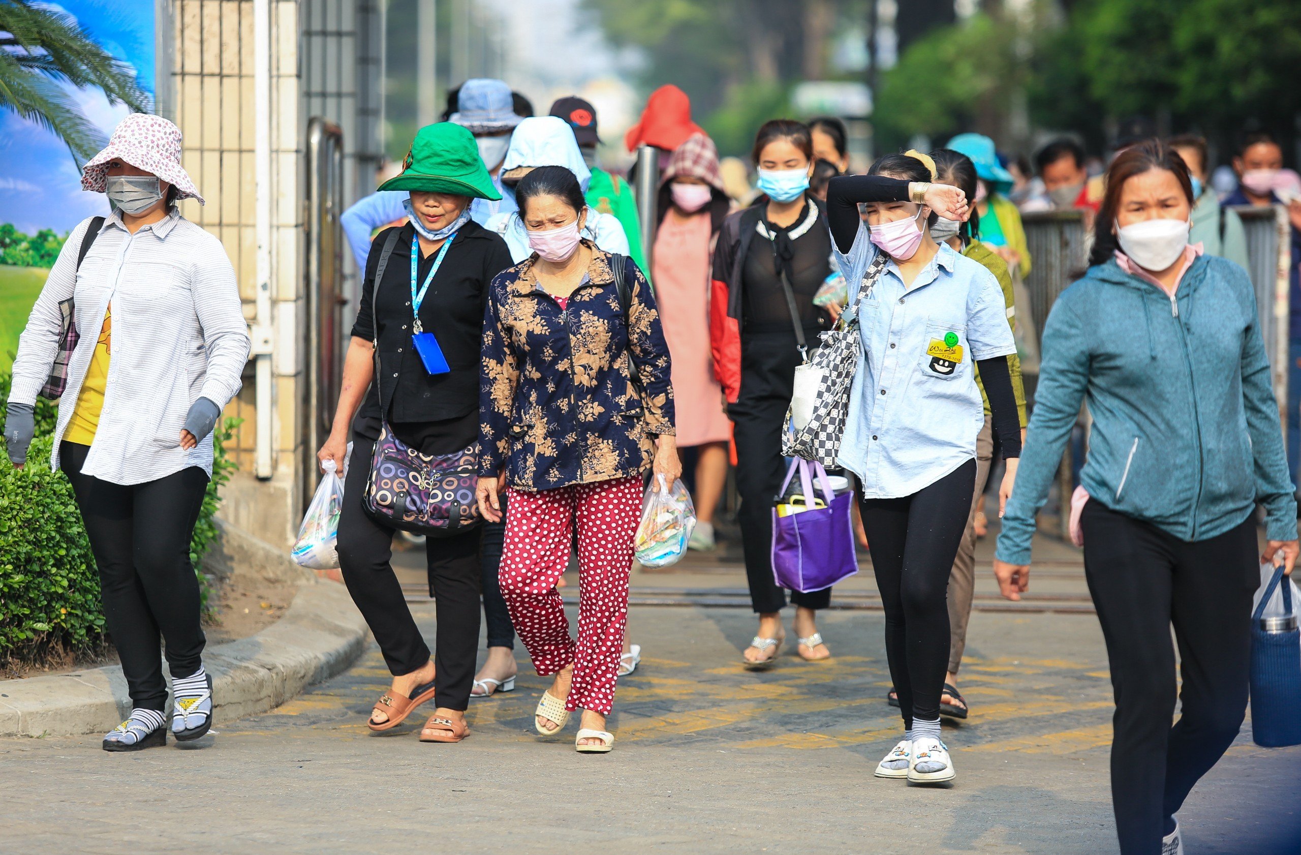 Công ty PouYuen cần hàng ngàn lao động, tuyển cả người trên 40 tuổi- Ảnh 2.