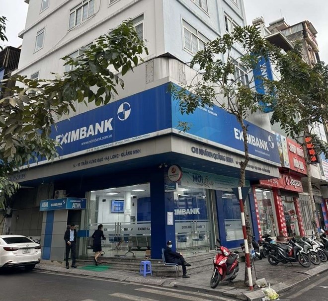 Vụ nợ thẻ tín dụng Eximbank lên 8,8 tỷ đồng sau 11 năm: ngân hàng và