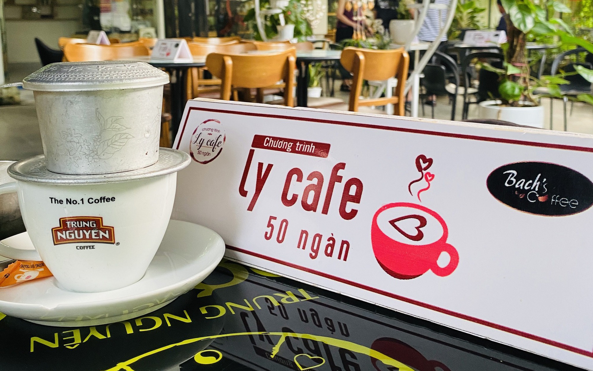 "Ly cà phê 50 ngàn"