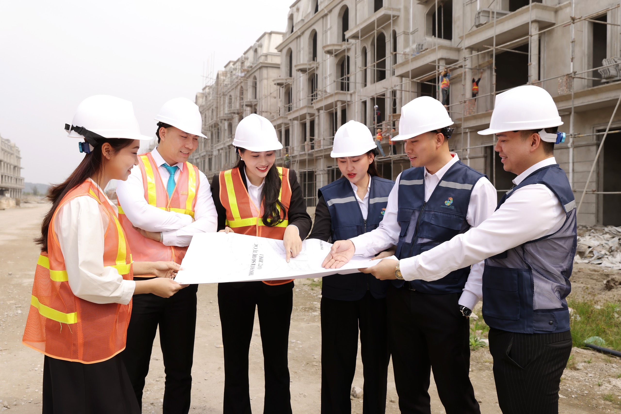 Các doanh nghiệp là nhà thầu thi công xây dựng, lắp đặt máy móc thiết bị, cung ứng nguyên vật liệu, máy móc, trang thiết bị cho các gói thầu/dự án có sử dụng nguồn vốn Ngân sách nhà nước/vốn ODA …, sẽ được ABBANK tài trợ đảm bảo tối đa 100% bằng Quyền đòi nợ, tỉ lệ cho vay đối với TSBĐ khác lên đến 99% giá trị tài sản cùng các chính sách ký quỹ ưu đãi khác