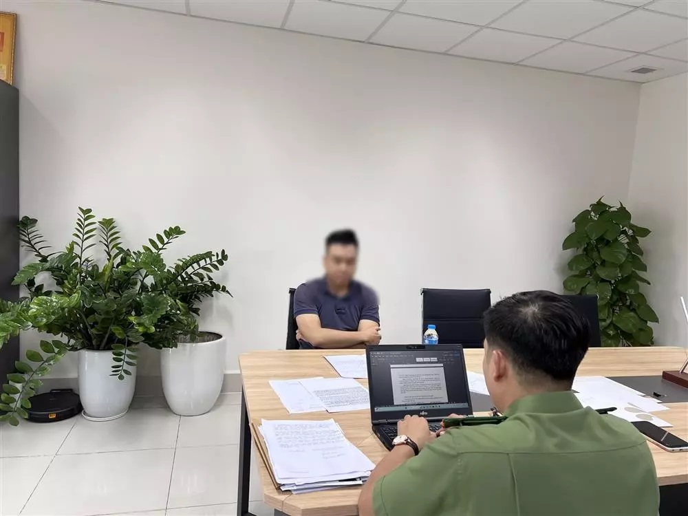"Chồng cũ" O Sen bị phạt tiền v&igrave; n&oacute;i xấu vợ cũ

- Ảnh 2.