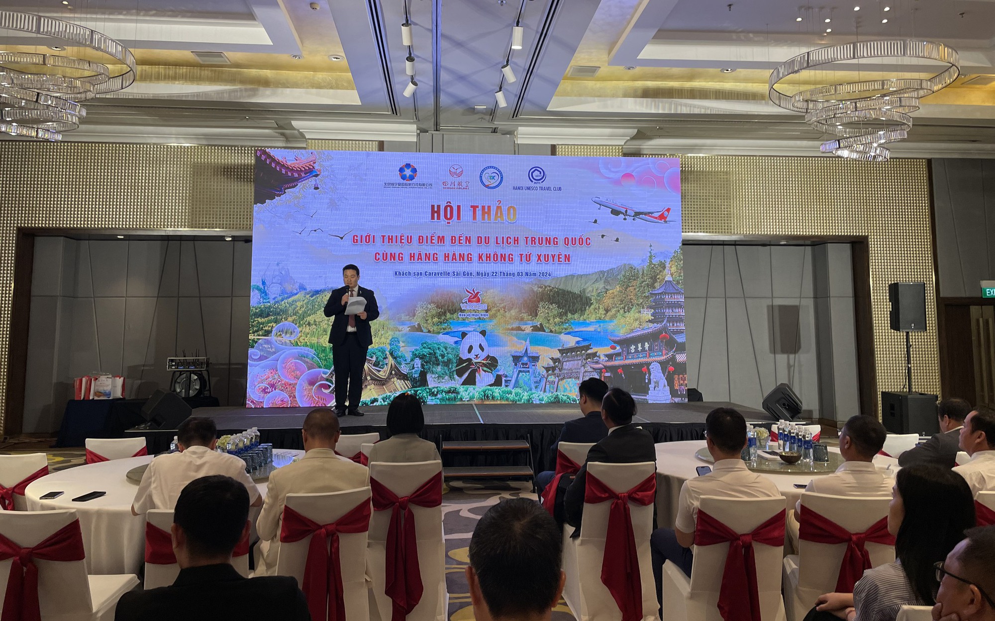 Thúc đẩy du lịch, hàng không giữa TP HCM với tỉnh Tứ Xuyên, Trung Quốc