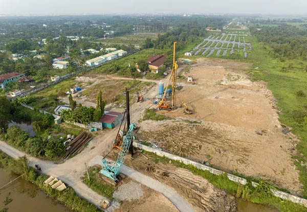 TP HCM: Các dự án giao thông chậm tiến độ do giá cát san lấp tăng cao- Ảnh 1.